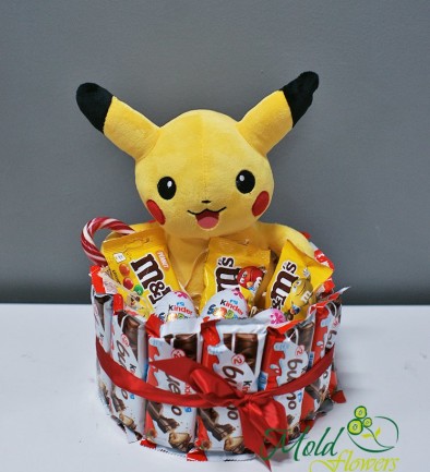 Tort din dulciuri cu monstru galben Pikachu h=24 cm (la comanda, 24 ore) foto 394x433